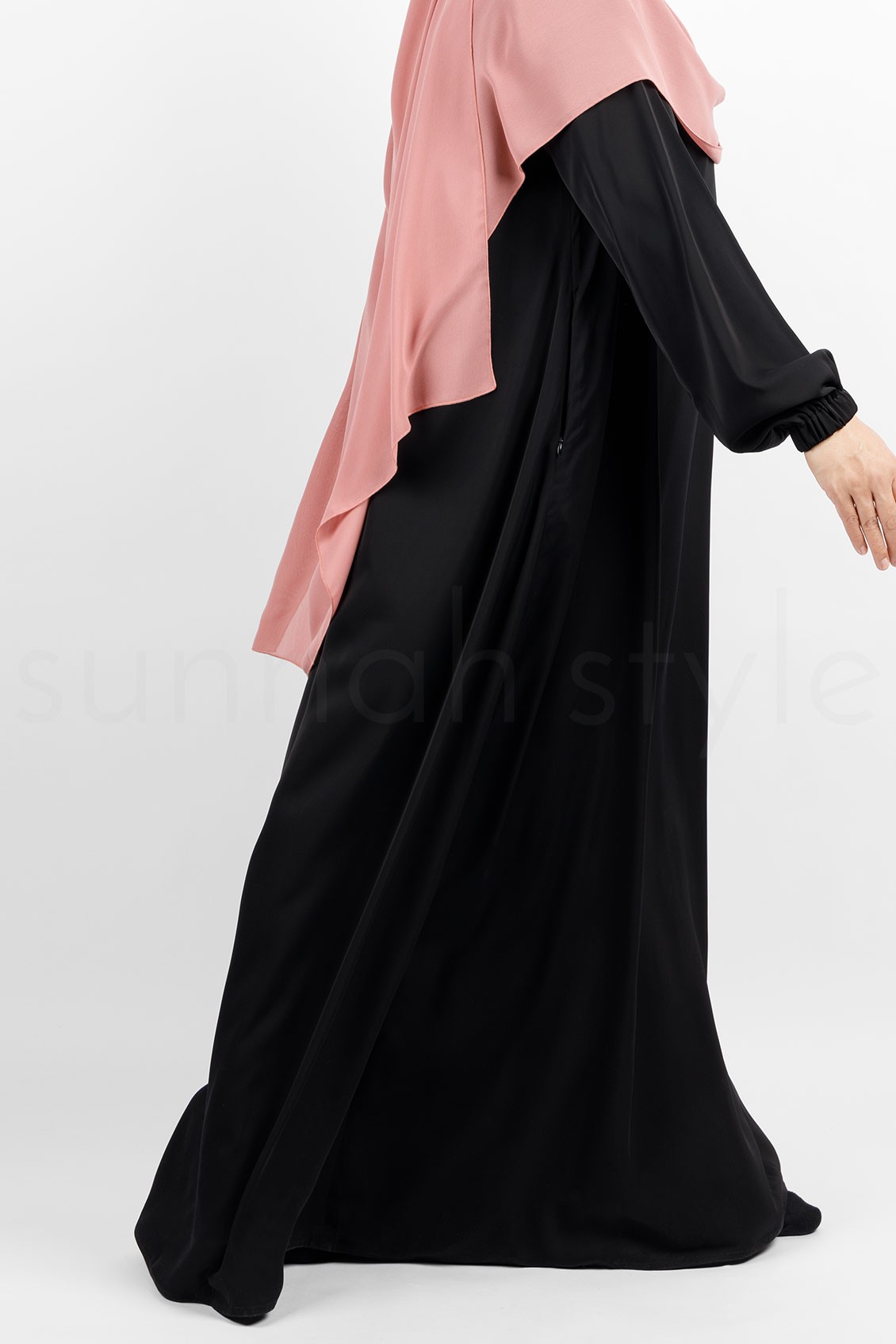 Sunnah Style Versa Stretch Cuff Abaya Black